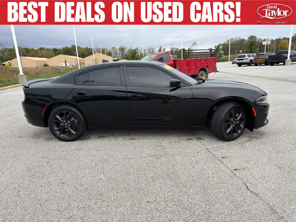 Used 2023 Dodge Charger SXT w/ Blacktop Package AWD/4WD image 2