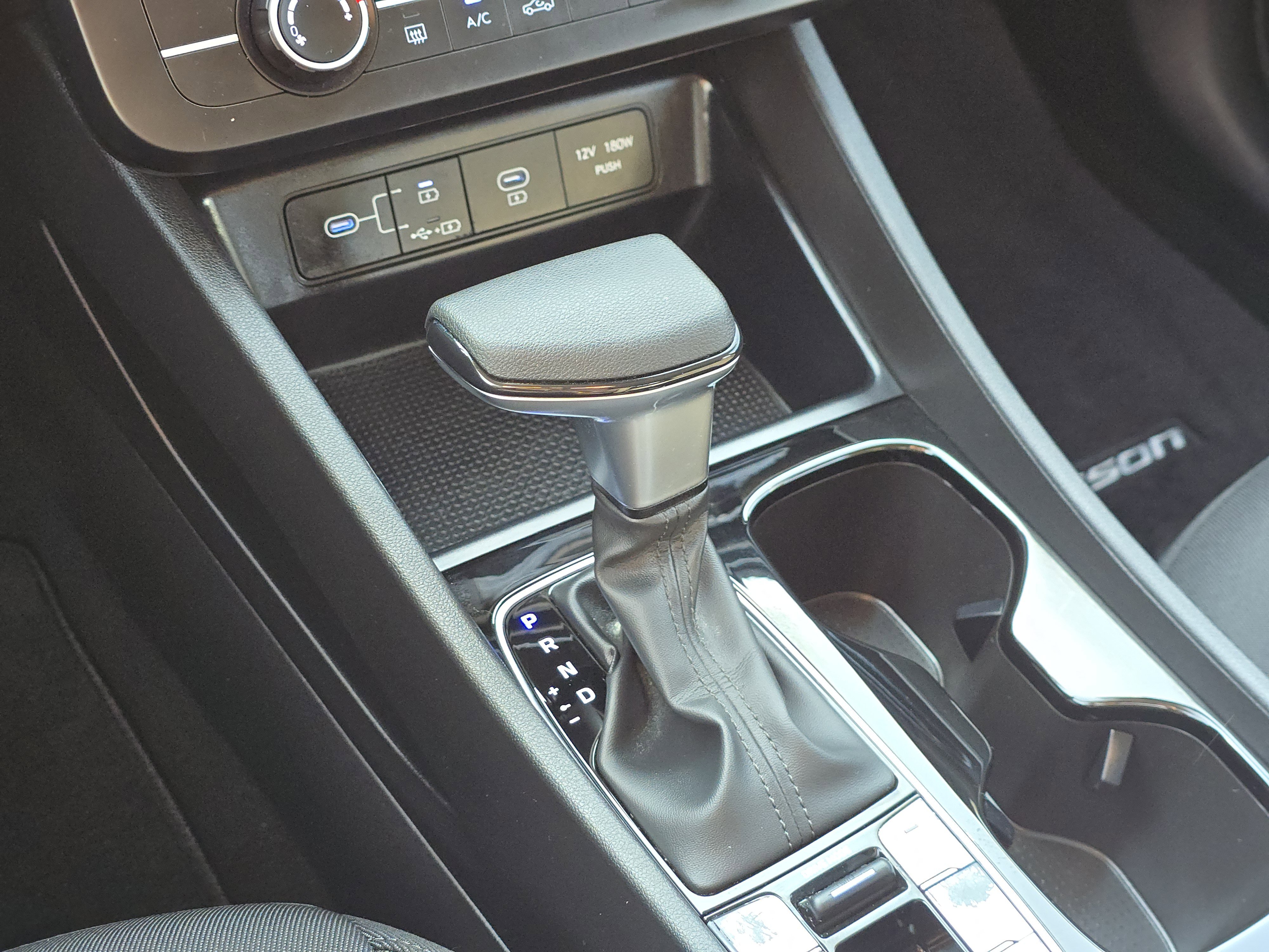 Used 2025 Hyundai Tucson SE image 24