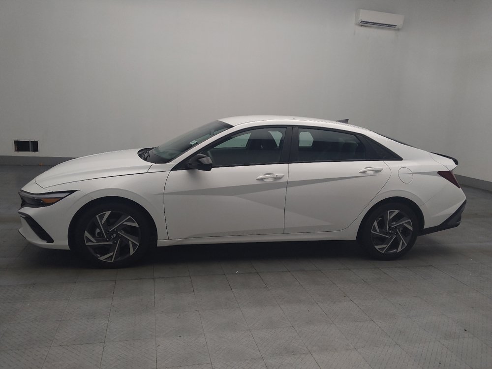 Used 2025 Hyundai Elantra Sport FWD image 2