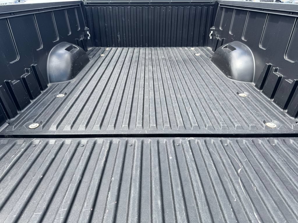 Used 2022 Toyota Tundra SR5 AWD/4WD image 9