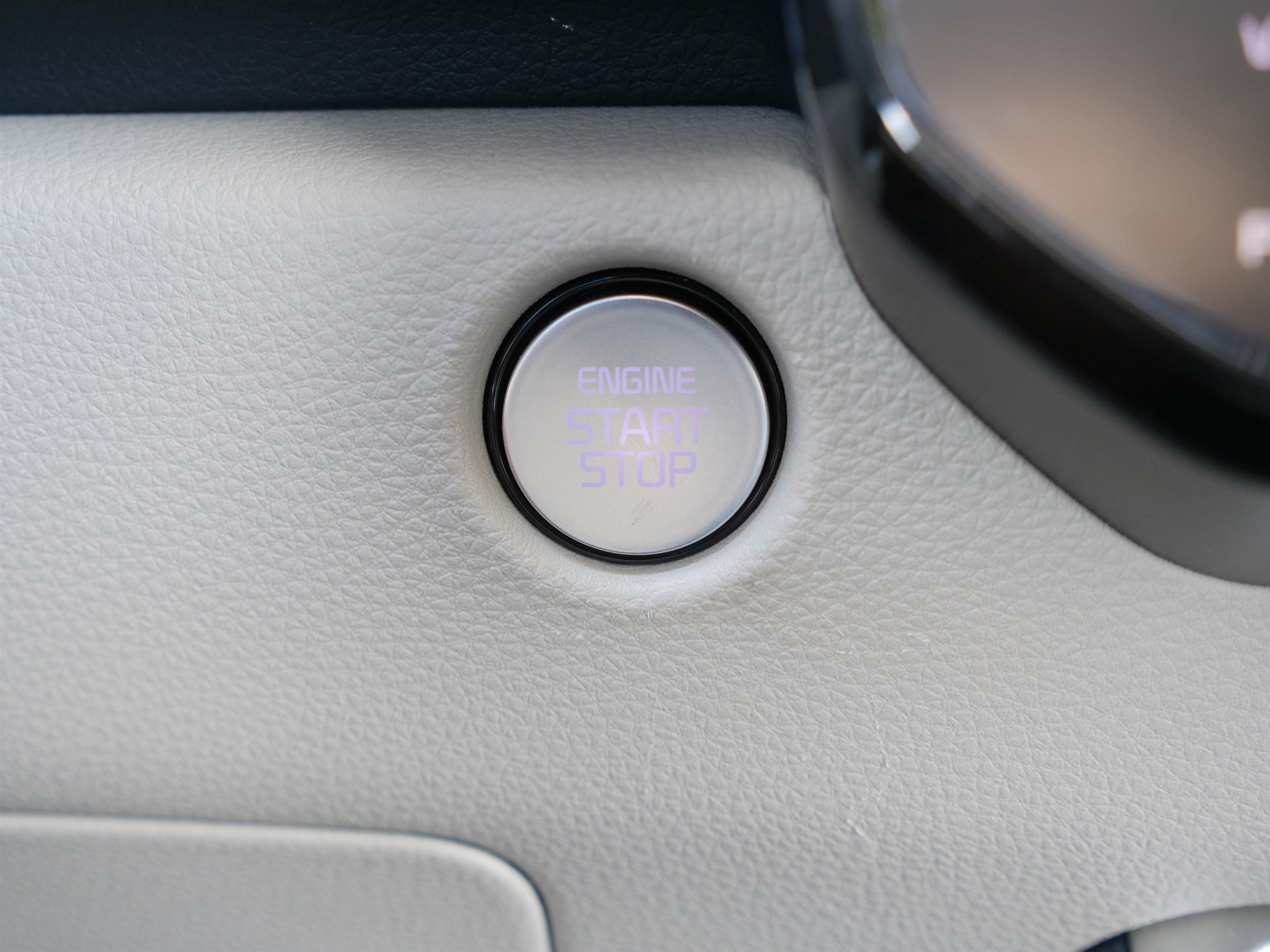 Certified 2025 Kia Carnival SX Prestige image 25