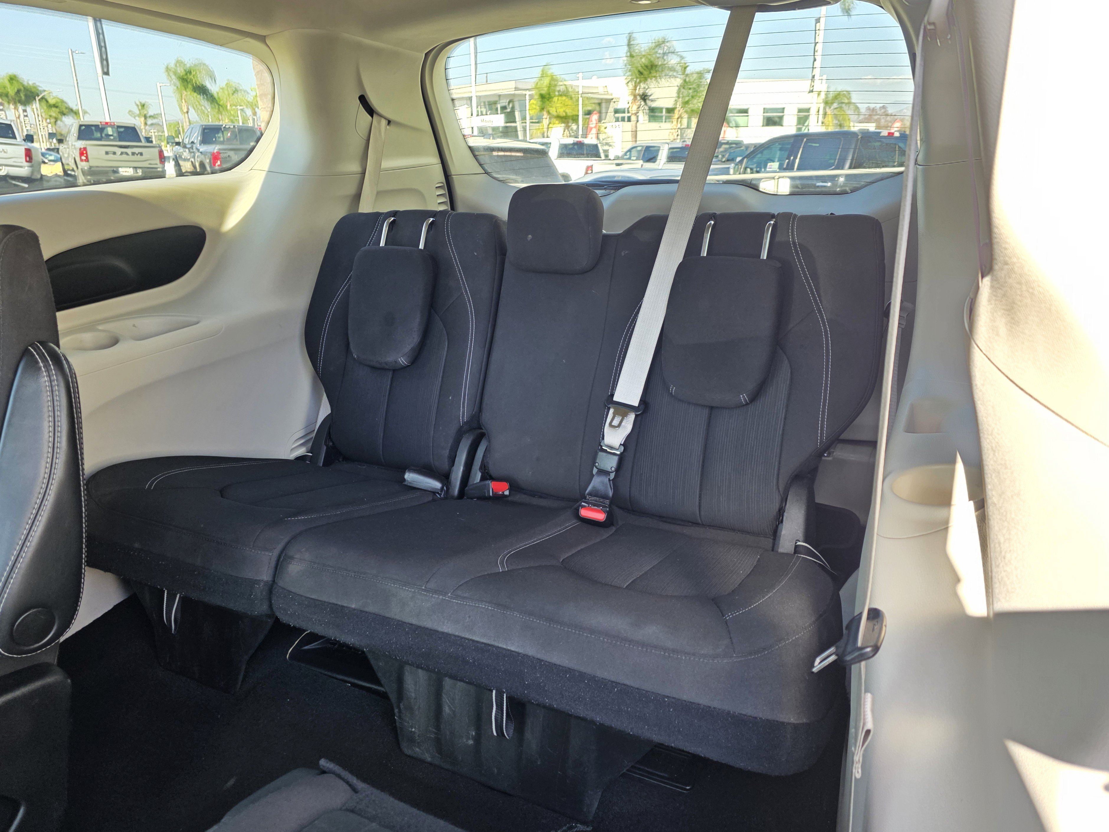 Certified 2023 Chrysler Voyager LX FWD image 17