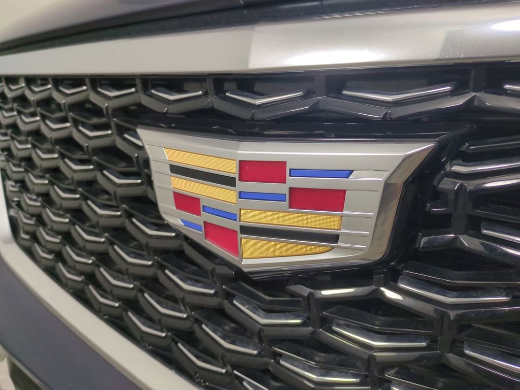 Used 2024 Cadillac XT4 Premium Luxury w/ Technology Package image 13