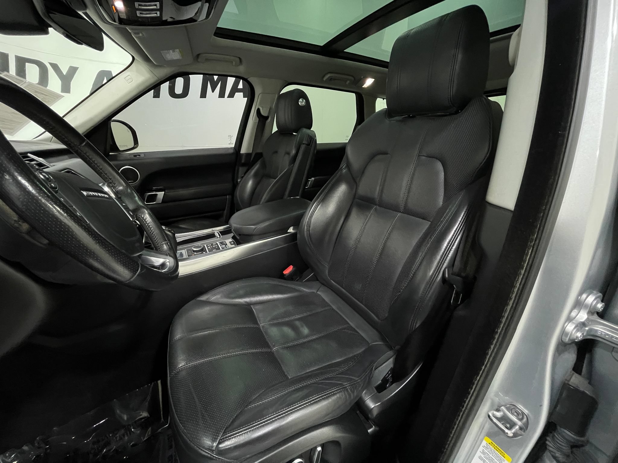 Used 2017 Land Rover Range Rover Sport HSE AWD/4WD image 14