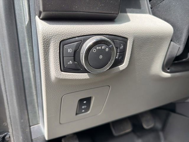Used 2016 Ford F150 XLT w/ Equipment Group 302A Luxury AWD/4WD image 23
