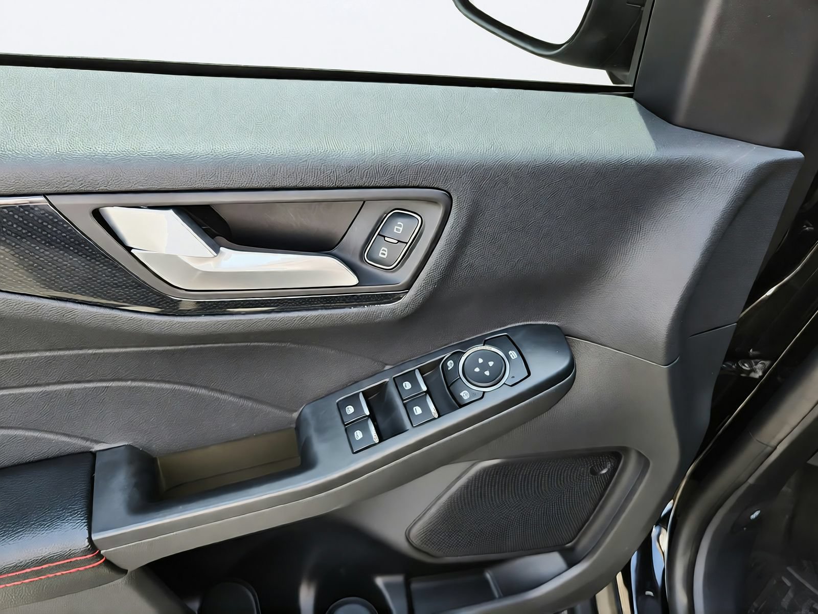 Used 2023 Ford Escape ST-Line AWD/4WD image 21