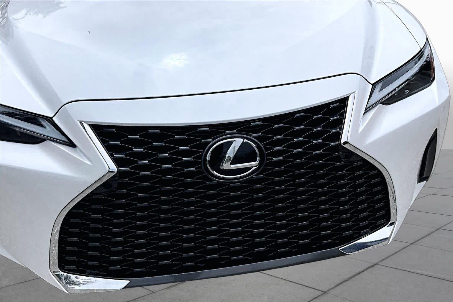 Used 2024 Lexus IS 300 w/ Comfort Package RWD image 30