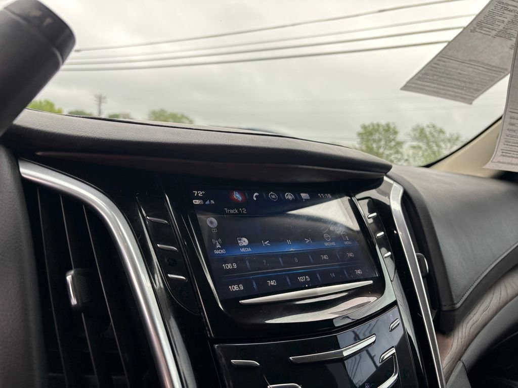 Used 2020 Cadillac Escalade Luxury RWD image 20