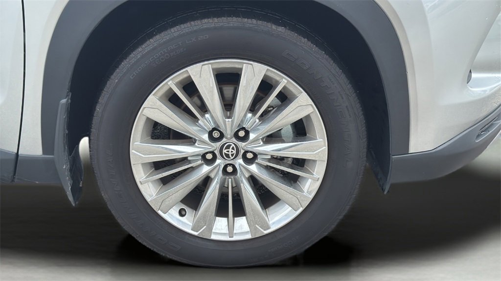 Used 2024 Toyota Grand Highlander XLE image 17