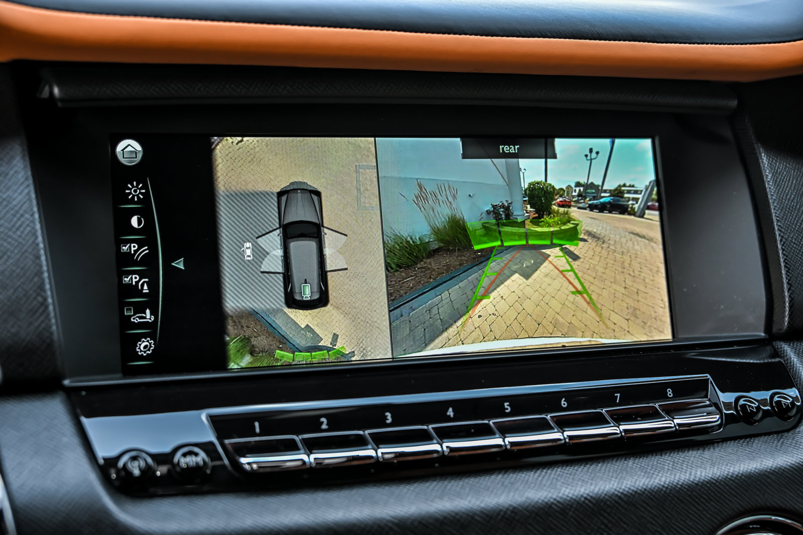 Used 2023 Rolls-Royce Cullinan Black Badge AWD/4WD image 33