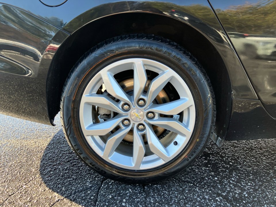 Used 2017 Chevrolet Impala LT image 26