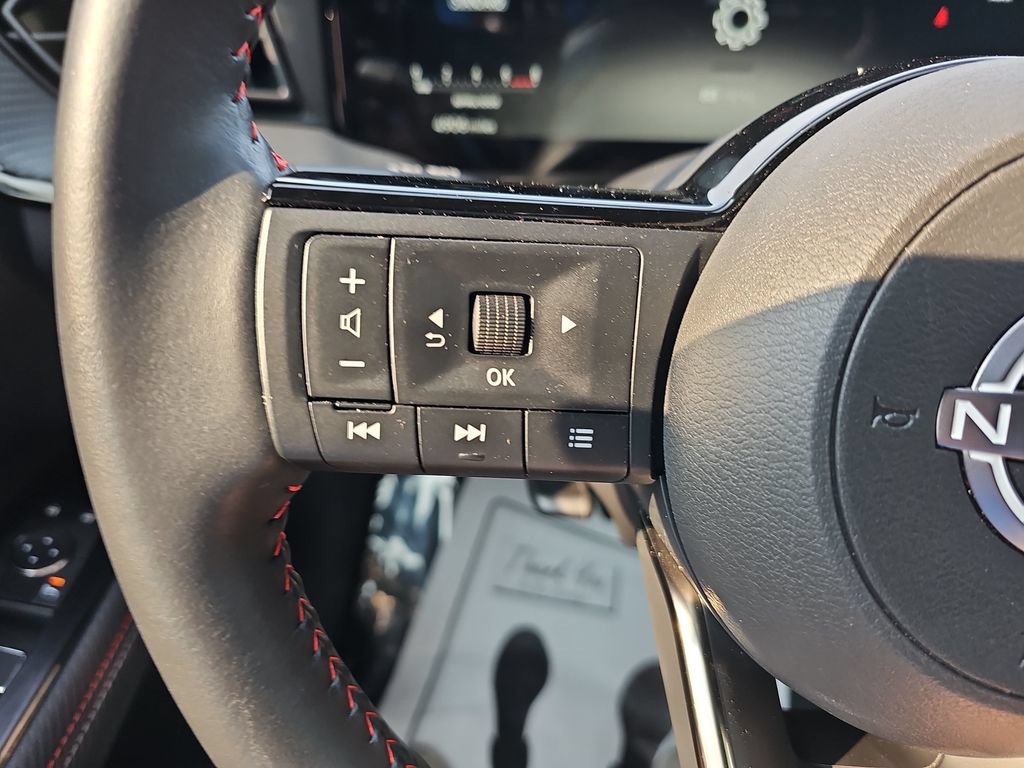 Used 2026 Nissan Kicks SR FWD image 17