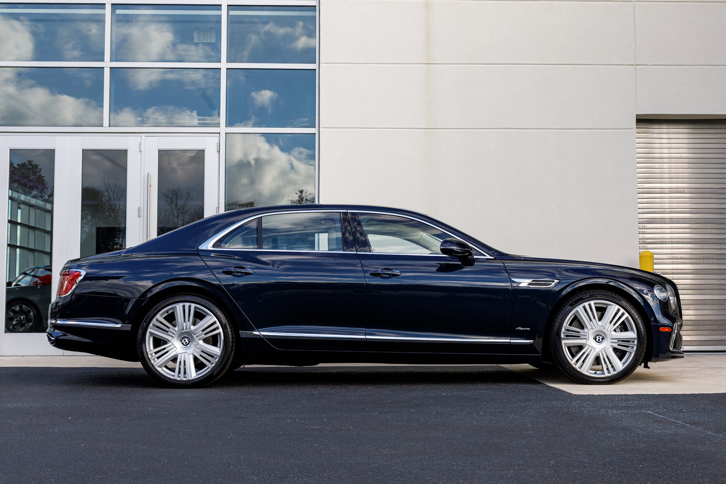 New 2026 Bentley Flying Spur Azure image 21