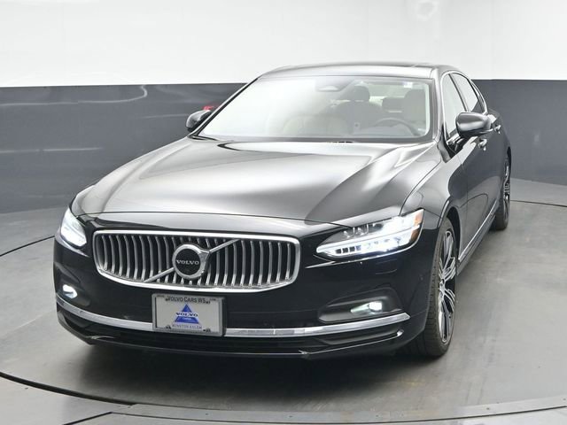 Used 2023 Volvo S90 B6 Plus image 3