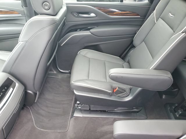 Used 2023 Cadillac Escalade Premium Luxury AWD/4WD image 28
