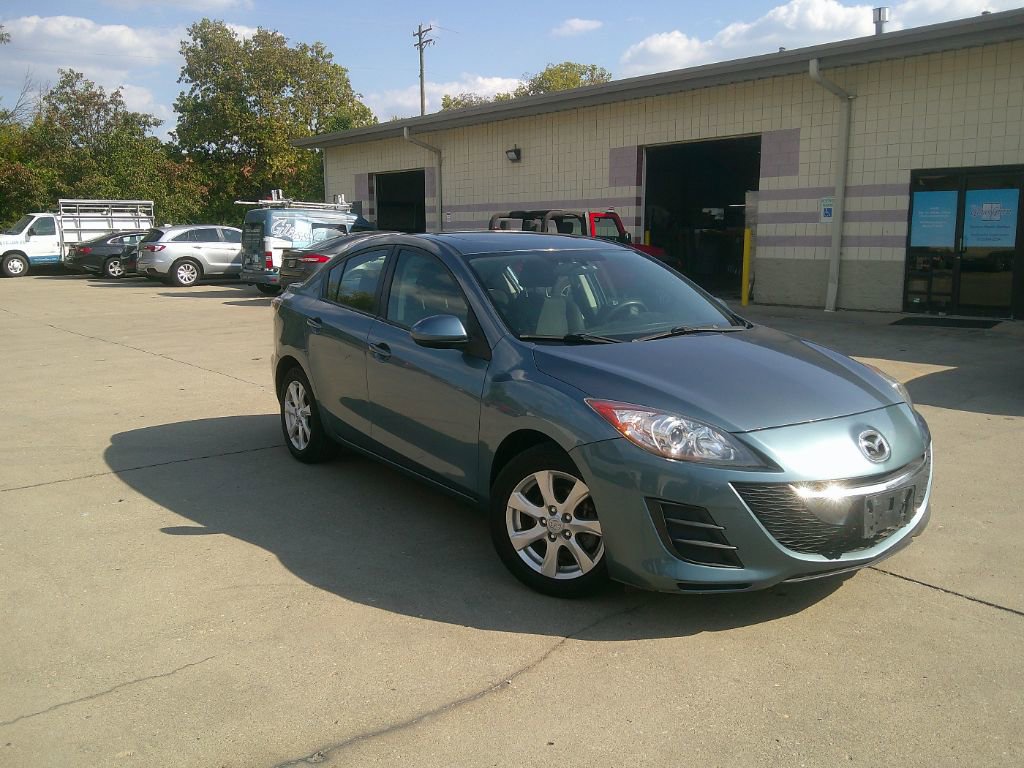 Used 2010 MAZDA MAZDA3 i Touring image 3