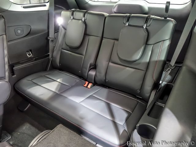 Used 2025 Ford Explorer ST-Line w/ Premium Package RWD image 13