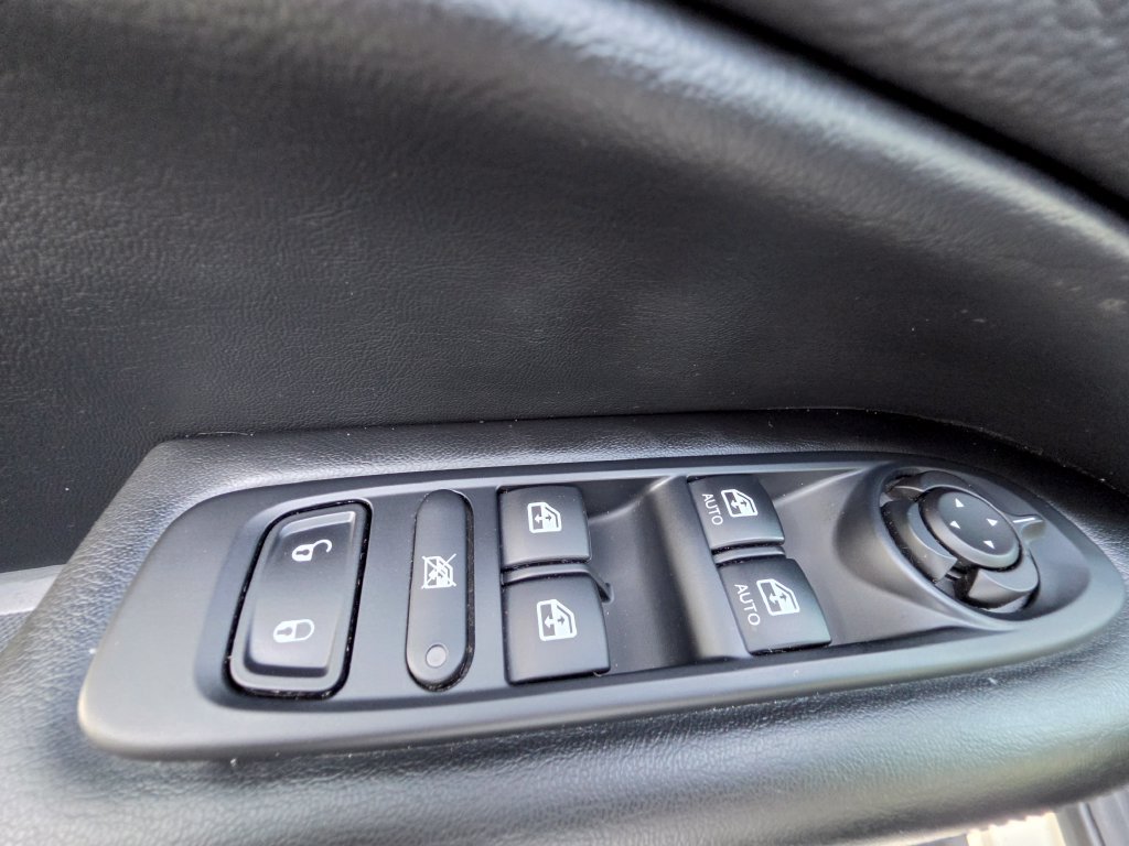 Used 2021 Jeep Compass Latitude AWD/4WD image 8