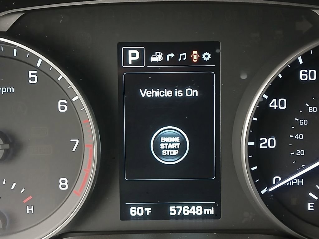 Used 2017 Hyundai Elantra Limited w/ Limited Tech Package 04 FWD image 28