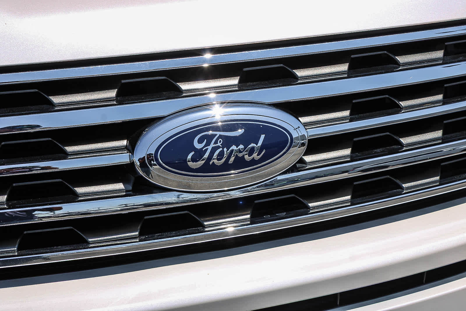 Used 2019 Ford Expedition XLT w/ Equipment Group 202A RWD image 5