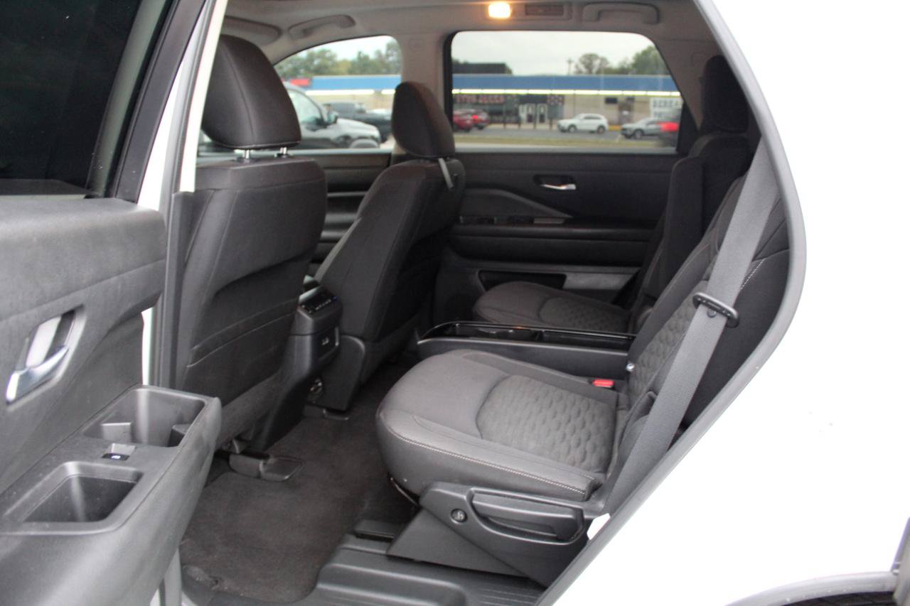 Used 2022 Nissan Pathfinder SV w/ SV Premium Package FWD image 10