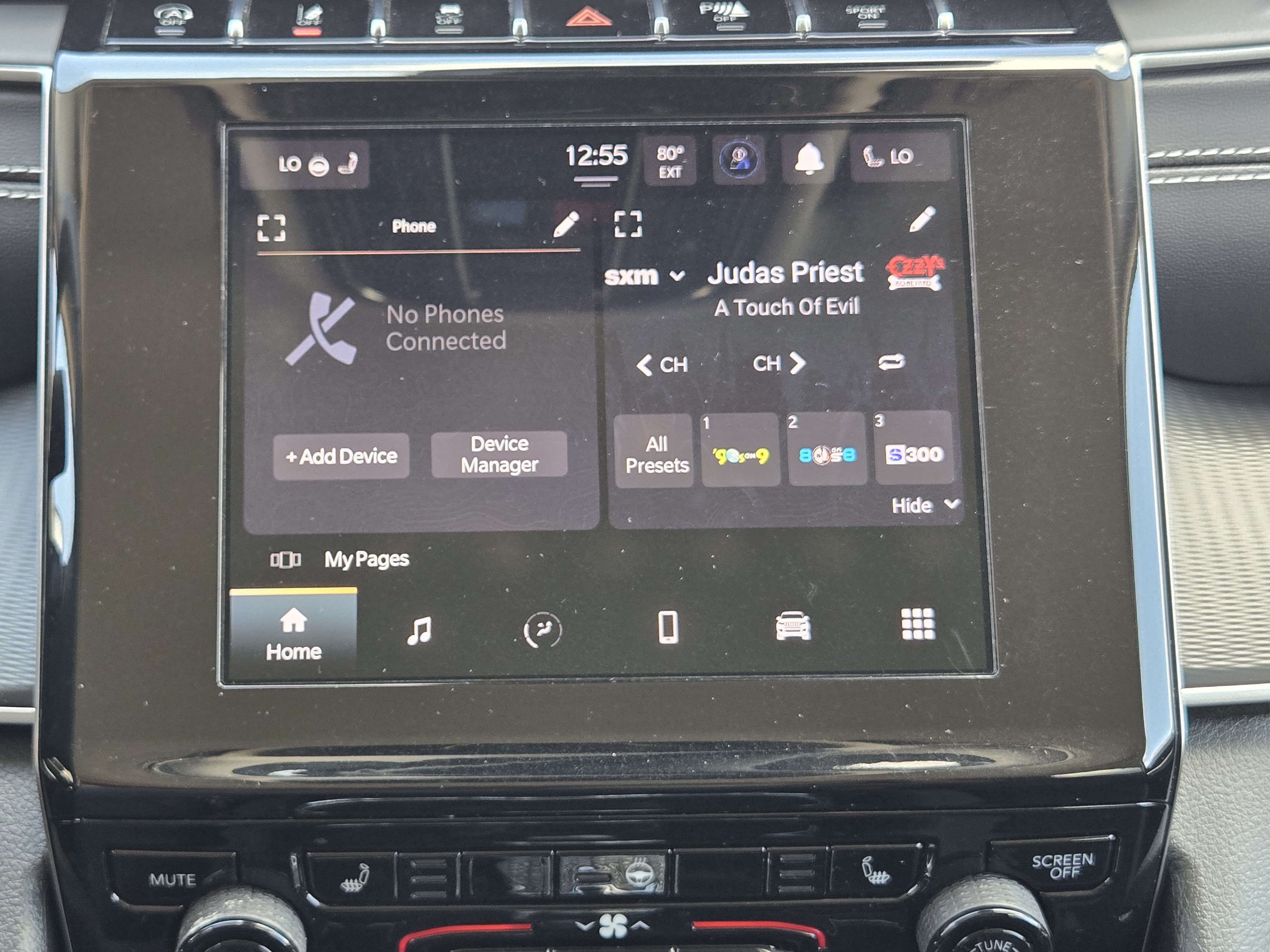 Used 2023 Jeep Grand Cherokee Laredo w/ Luxury Tech Group I AWD/4WD image 18