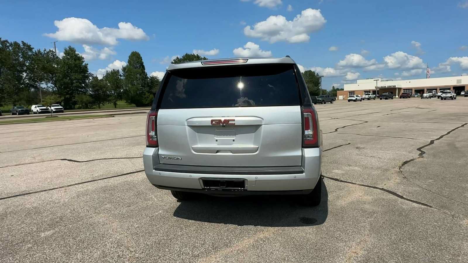 Used 2018 GMC Yukon SLT w/ Open Road Package AWD/4WD image 7