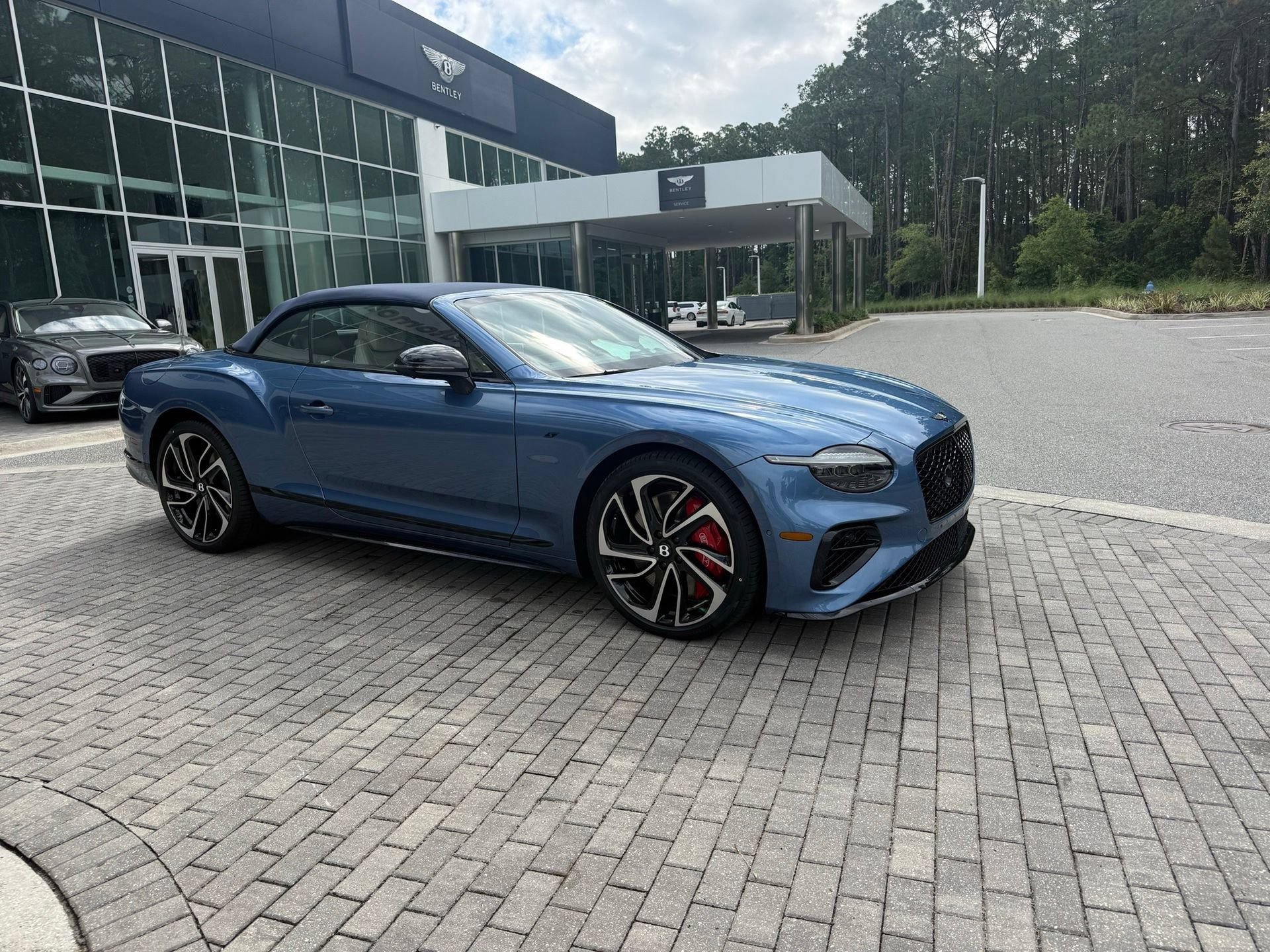 New 2026 Bentley Continental GTC AWD/4WD image 8