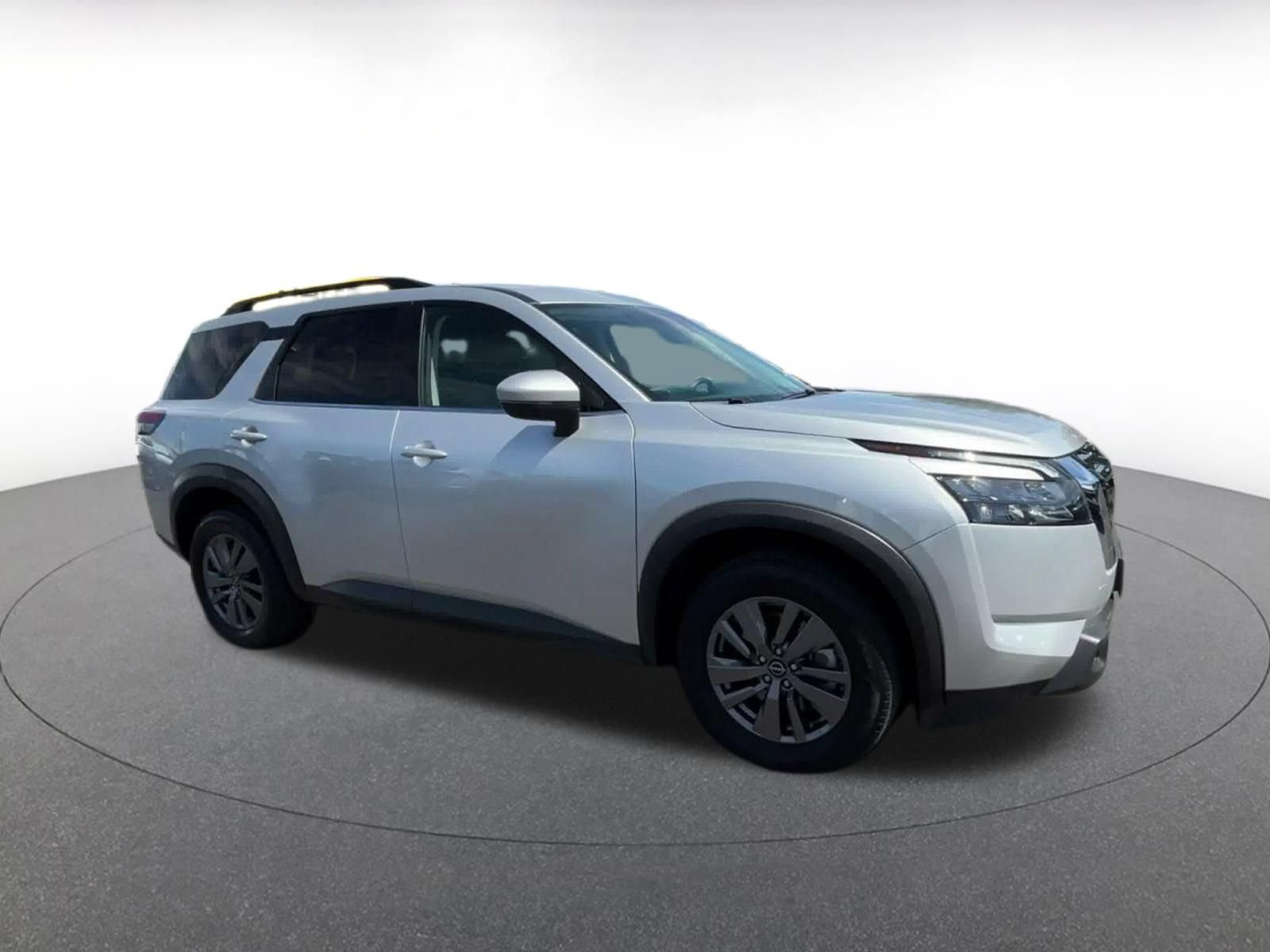 Used 2025 Nissan Pathfinder SV AWD/4WD image 2