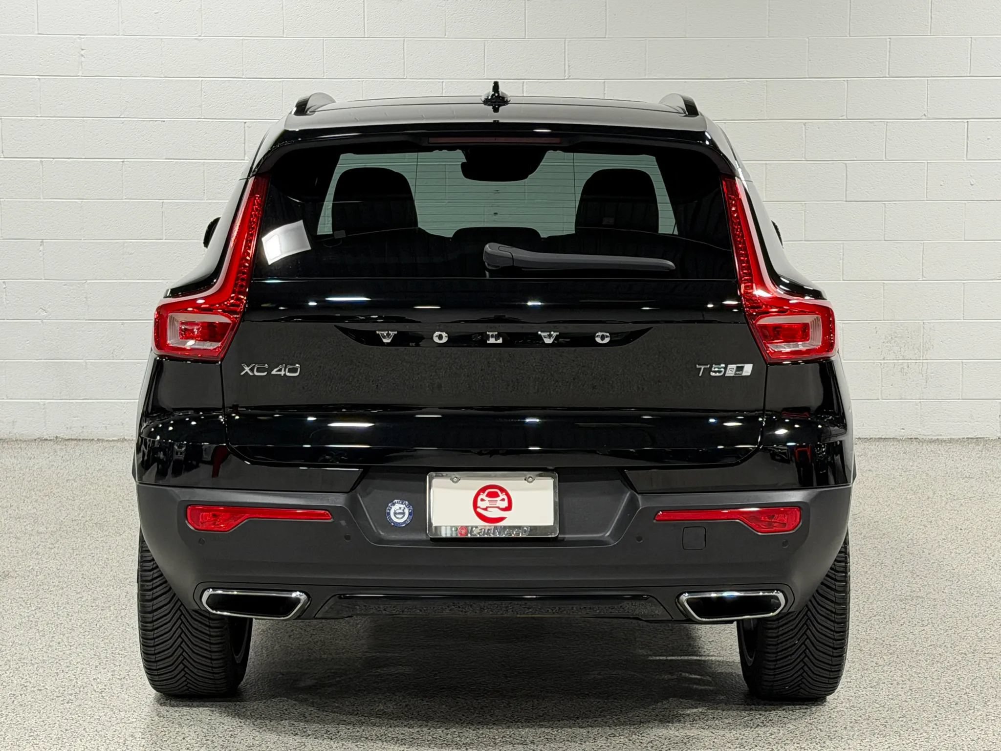 Used 2019 Volvo XC40 T5 R-Design AWD/4WD image 7
