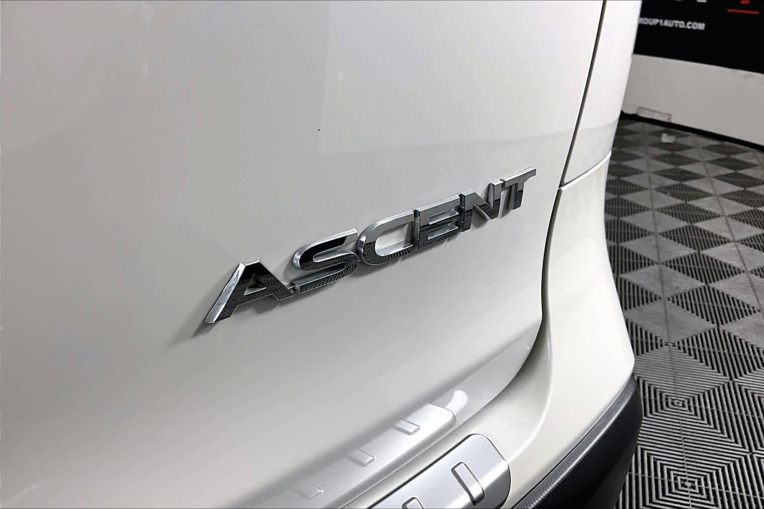 Used 2022 Subaru Ascent Premium w/ Convenience Package AWD/4WD image 29