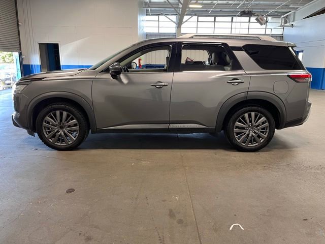 Used 2022 Nissan Pathfinder SL w/ SL Premium Package image 6