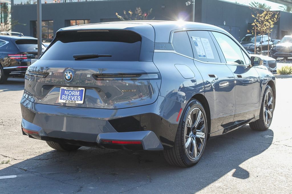 Used 2023 BMW iX xDrive50 w/ Premium Package image 7
