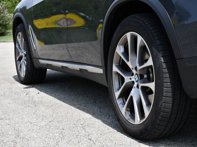 Used 2021 BMW X5 xDrive40i w/ Premium Package image 9