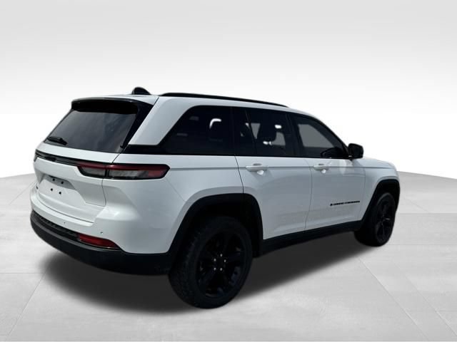 Used 2023 Jeep Grand Cherokee Altitude AWD/4WD image 49