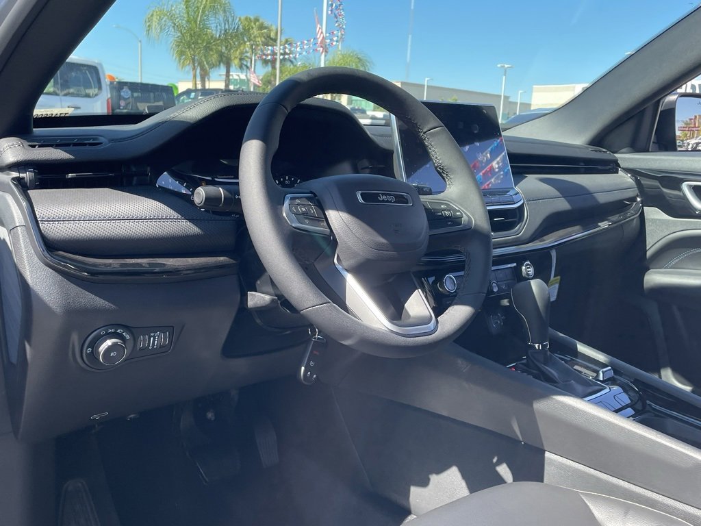 New 2026 Jeep Compass Latitude image 15