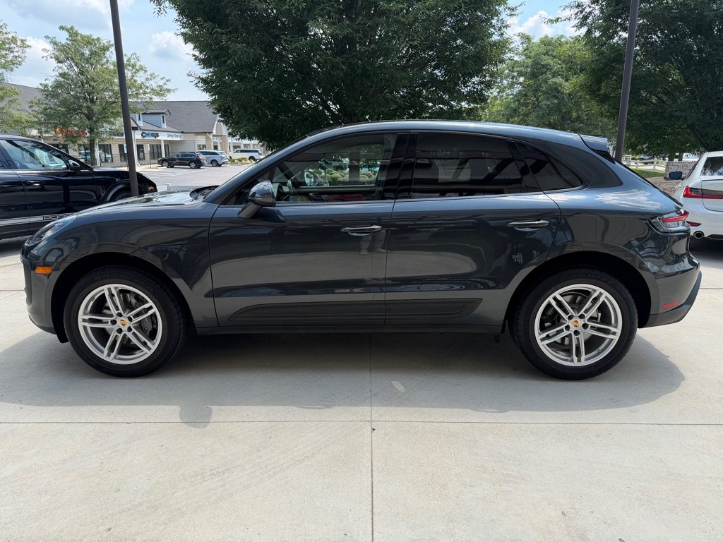 Used 2023 Porsche Macan AWD/4WD image 6