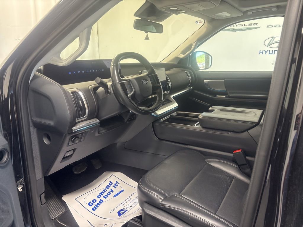 Used 2025 Ford Expedition Max Platinum AWD/4WD image 14