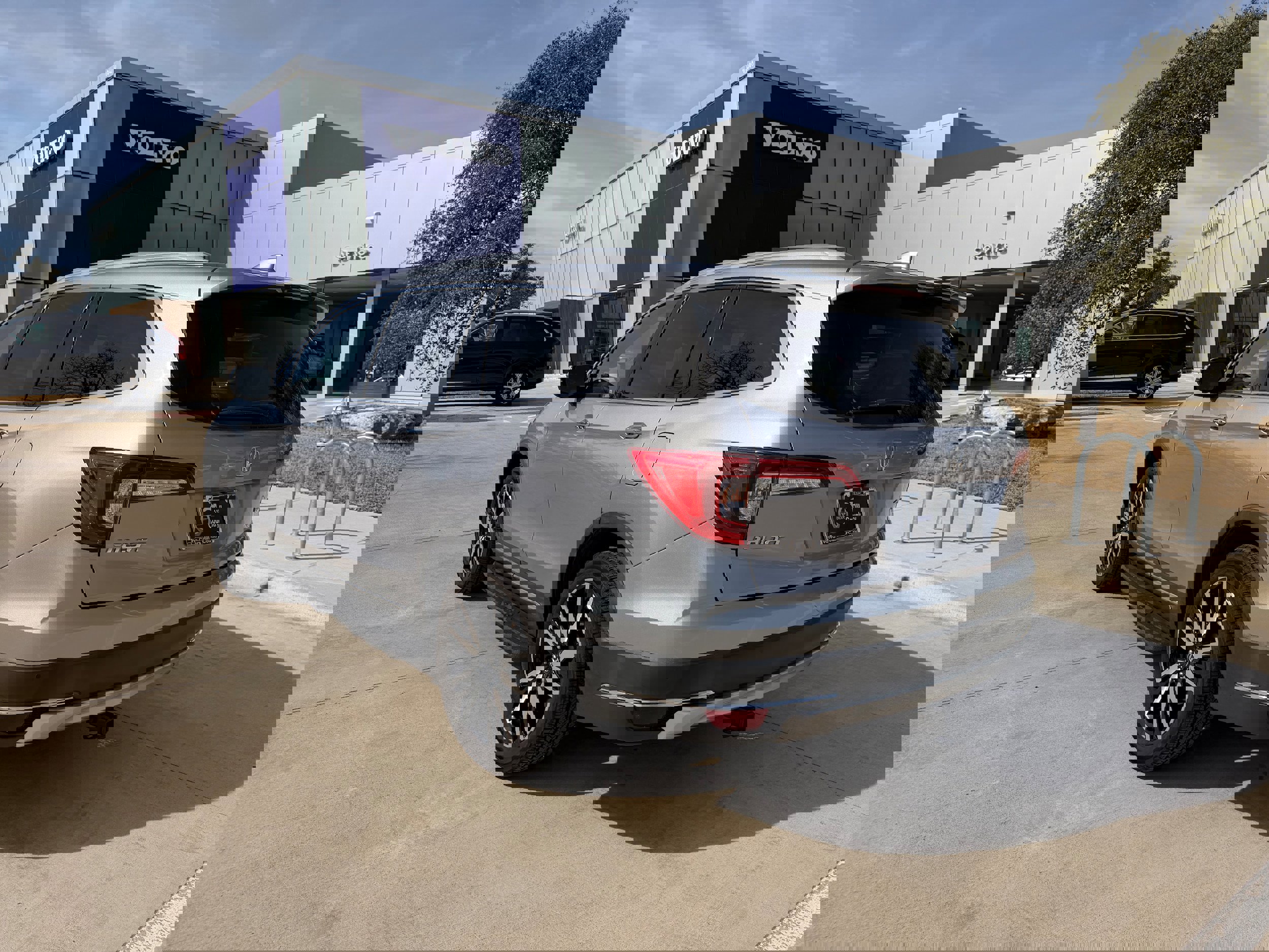 Used 2021 Honda Pilot Touring image 4