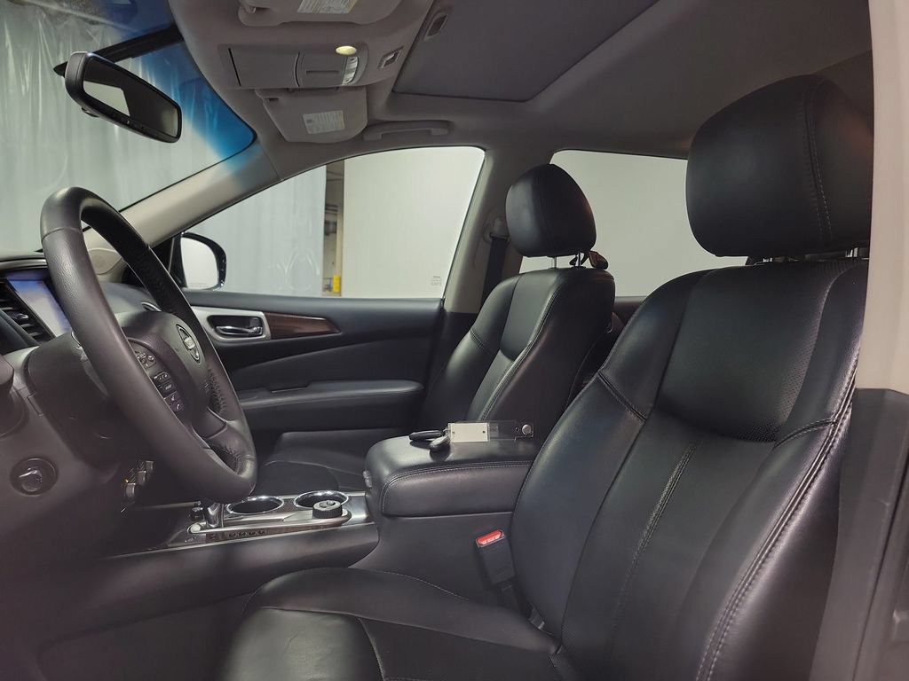 Used 2016 Nissan Pathfinder Platinum AWD/4WD image 16