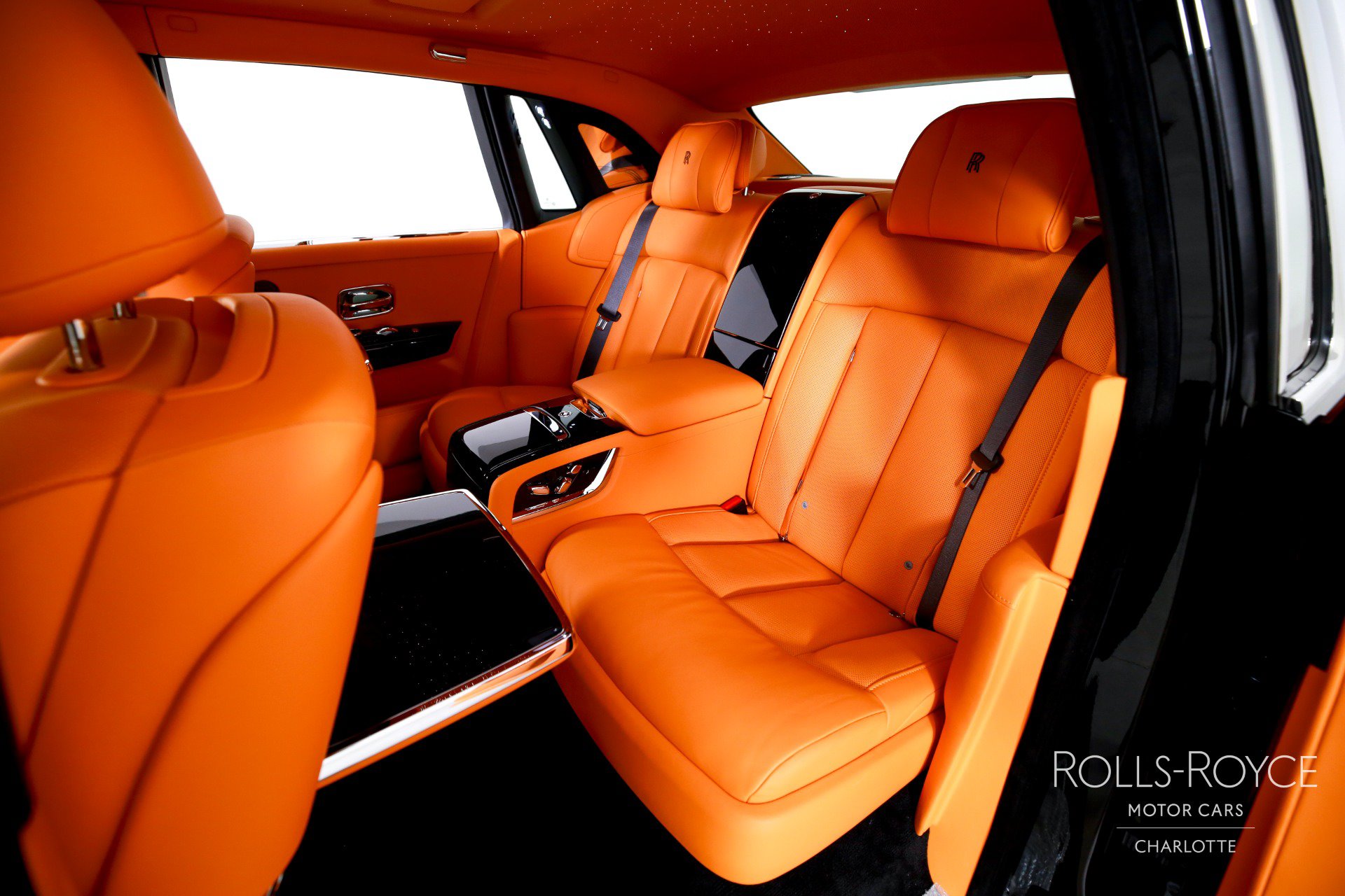 New 2027 Rolls-Royce Phantom Sedan RWD image 19