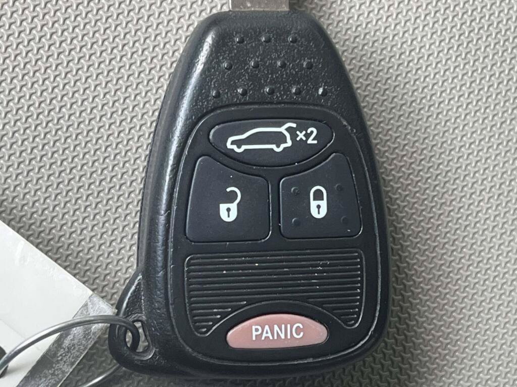 Used 2010 Dodge Avenger SXT FWD image 4