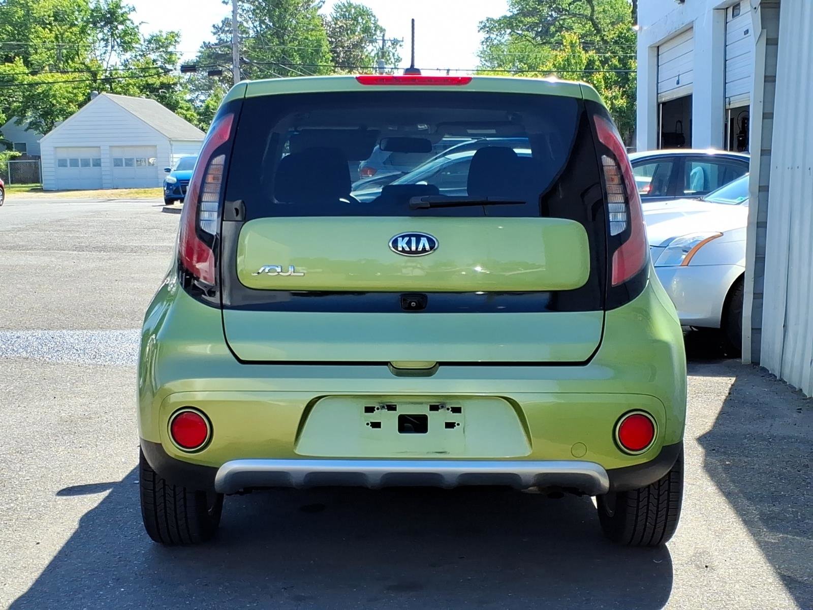 Used 2017 Kia Soul + FWD image 4
