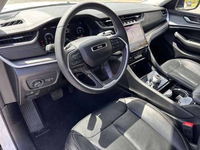 Used 2023 Jeep Grand Cherokee L Limited AWD/4WD image 7