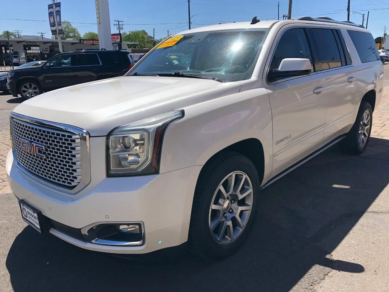Used 2015 GMC Yukon XL Denali w/ Touring Package AWD/4WD image 6
