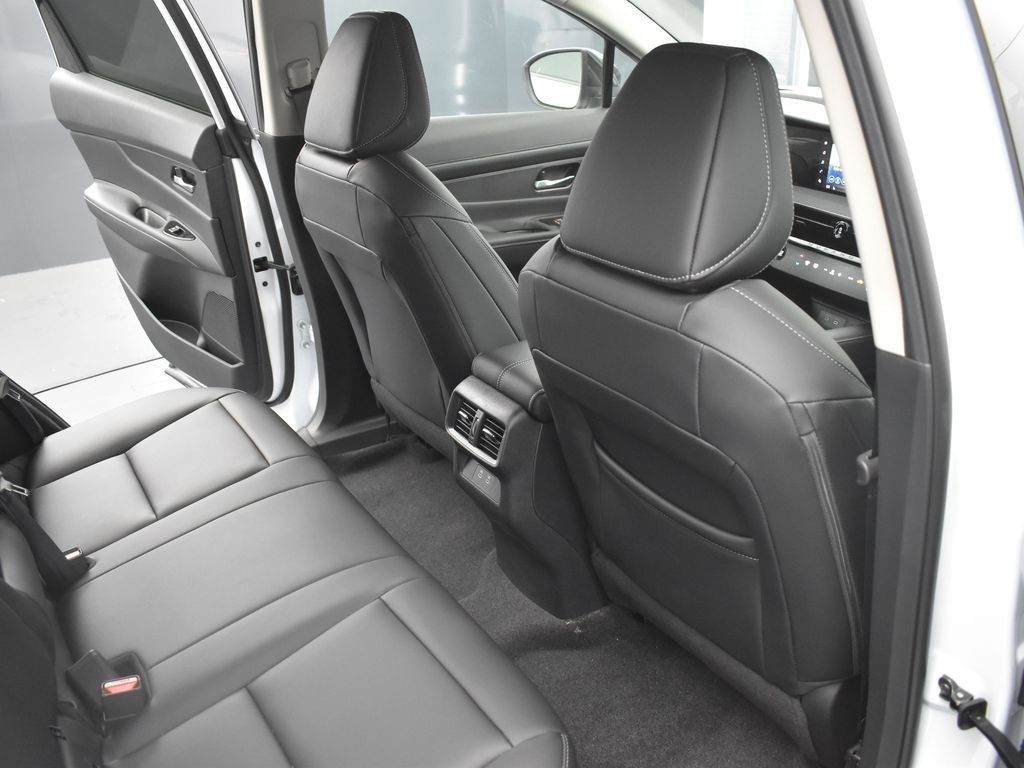 New 2025 Nissan Murano SV image 18