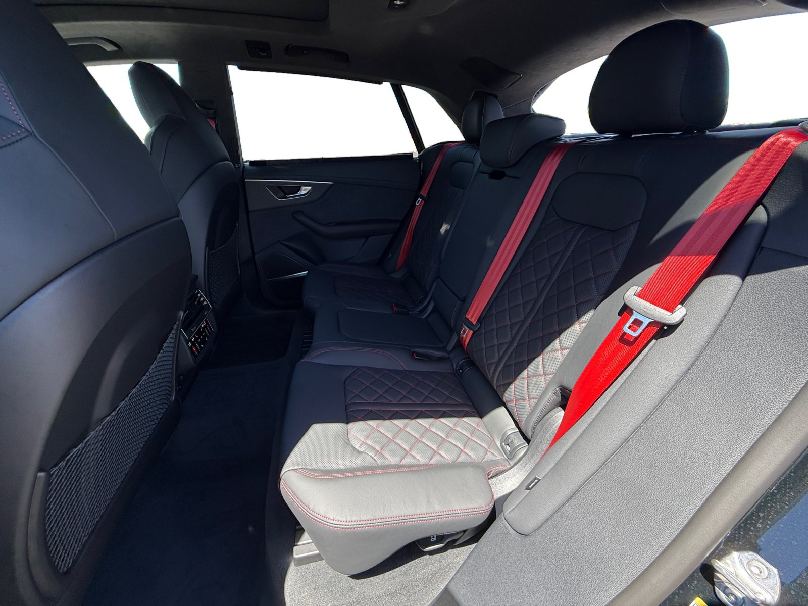 New 2026 Audi SQ8 Prestige AWD/4WD image 16