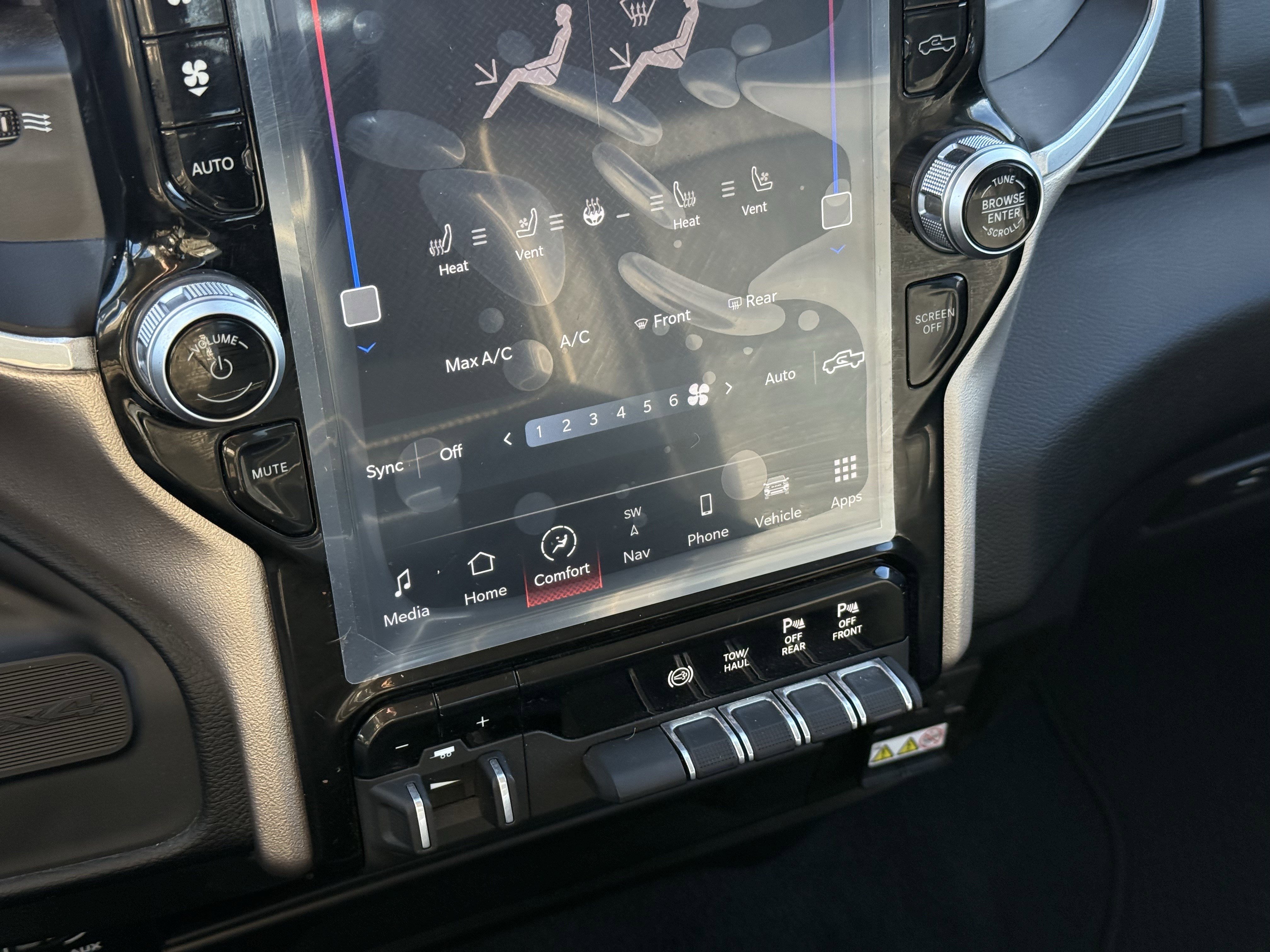 Used 2024 RAM 2500 Laramie image 22