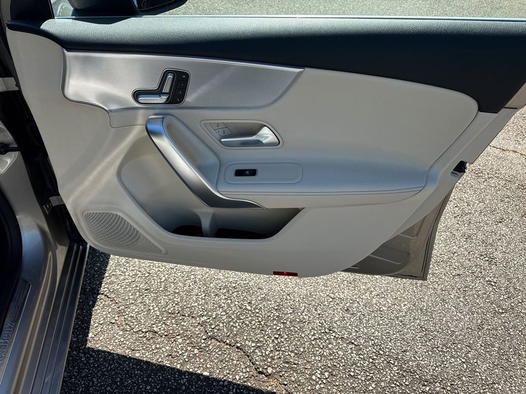 Used 2021 Mercedes-Benz A 220 image 14