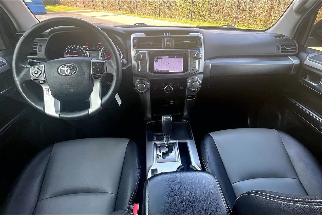 Used 2018 Toyota 4Runner SR5 Premium image 19